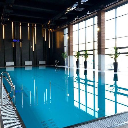 Aqua-Minsk Hotel Plus Bagian luar foto