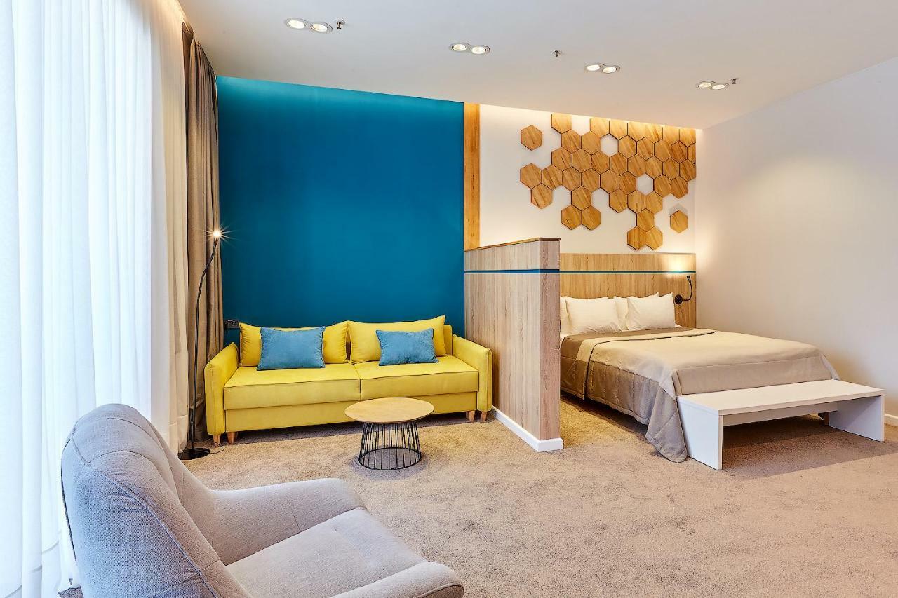 Aqua-Minsk Hotel Plus Bagian luar foto